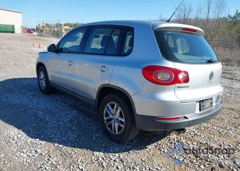 2011 Volkswagen Tiguan S из США, поврежденный, VIN WVGAV7AX3BW558611